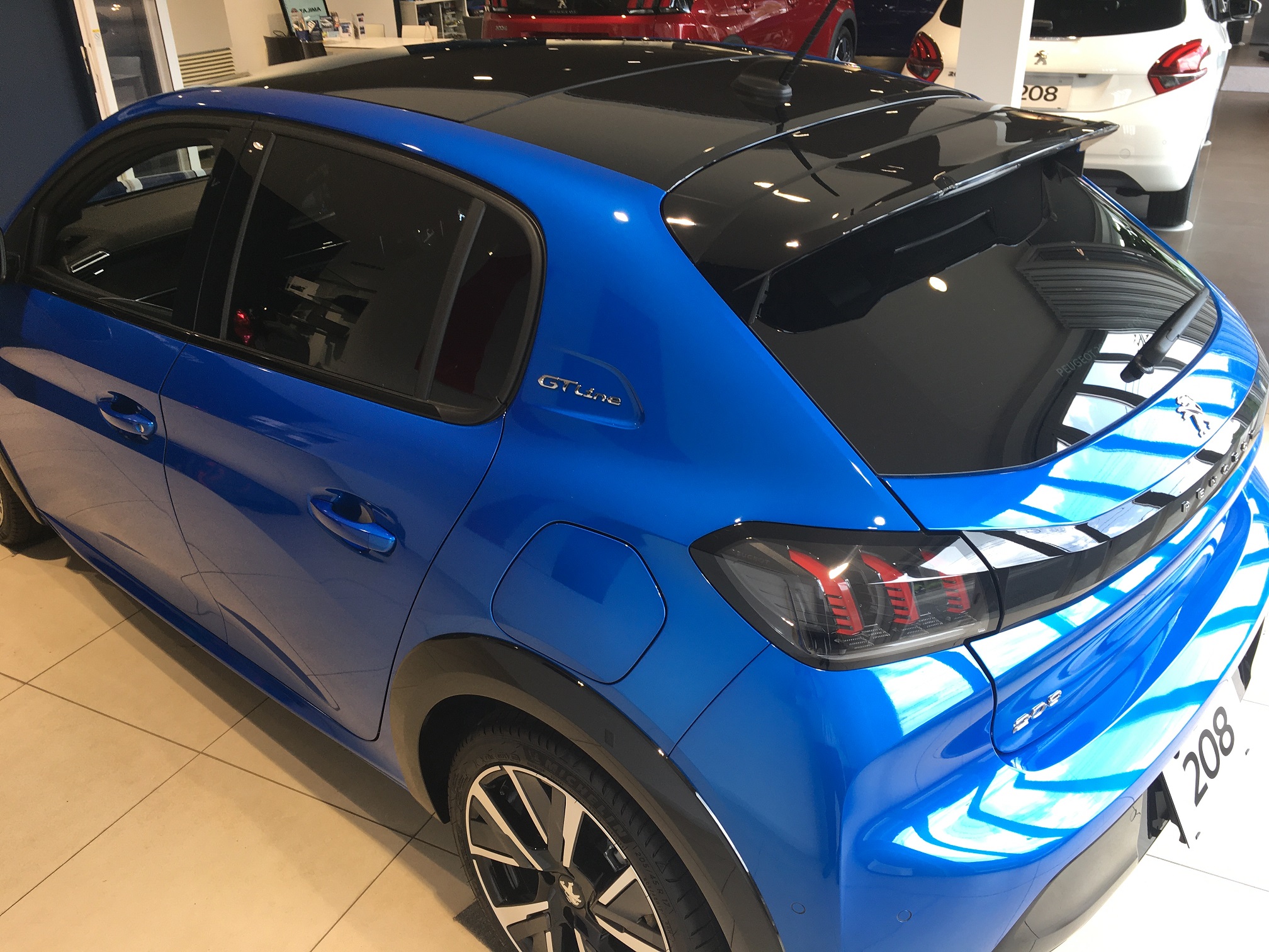 NEW PEUGEOT 208 DEBUT FAIR