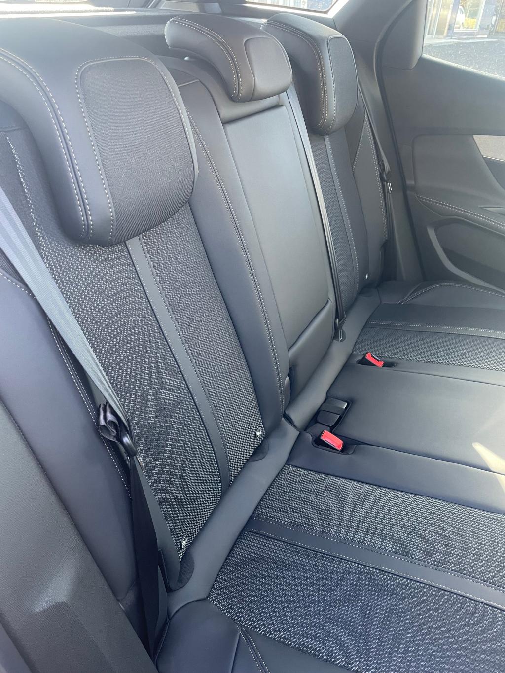 人気車種の即納車が入ってきました🌟！