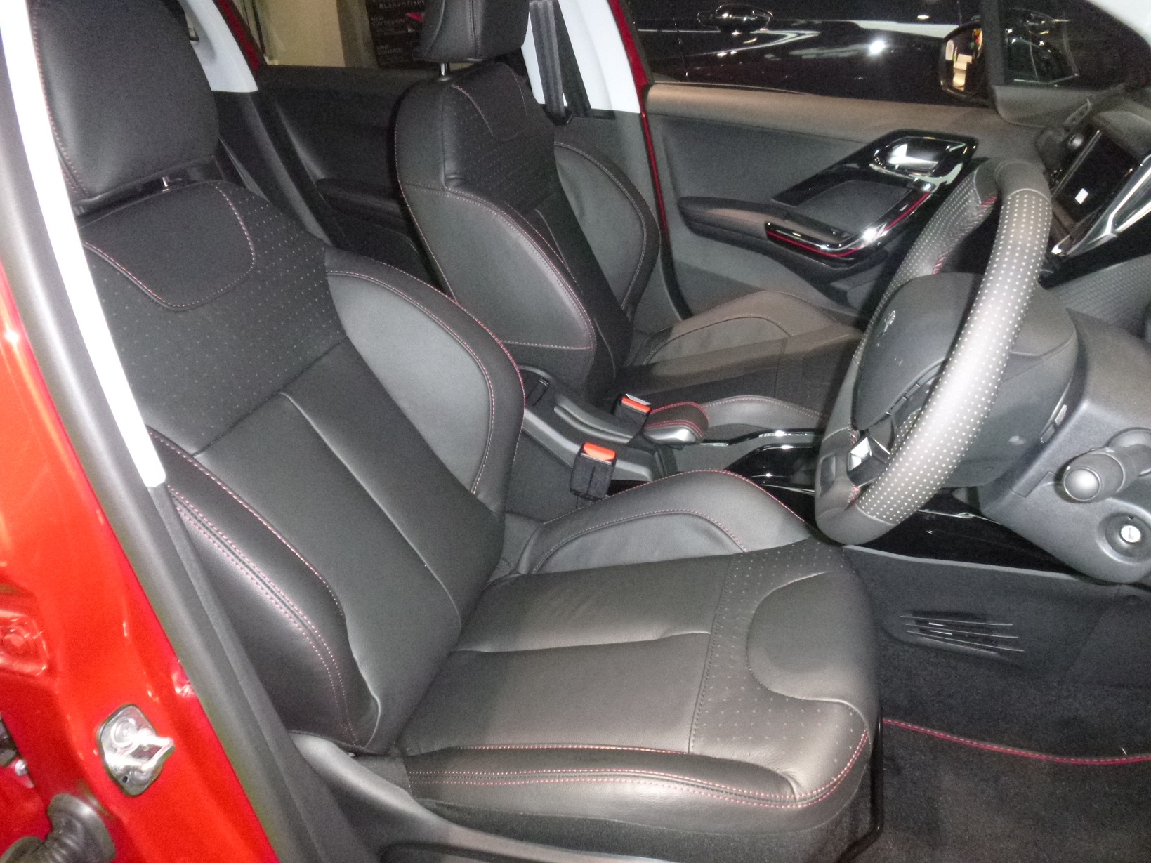 プジョー調布オリジナル特典2008