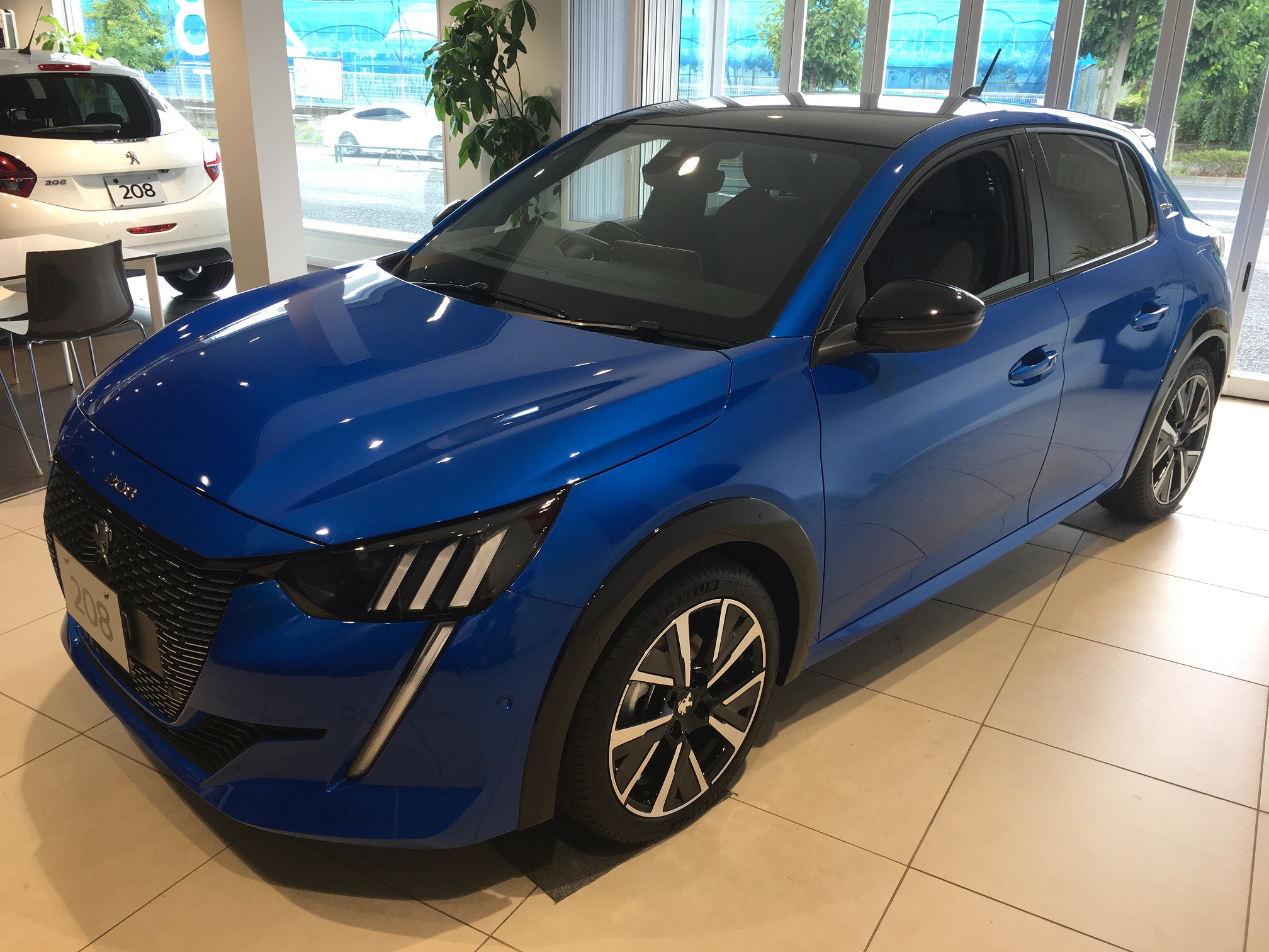 NEW PEUGEOT 208 DEBUT FAIR