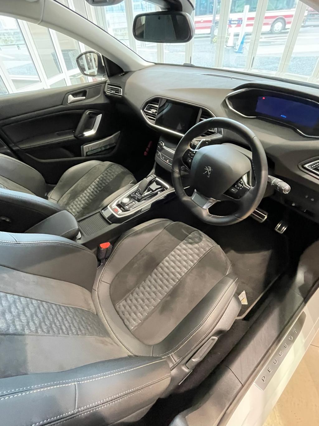 308SW ROAD TRIP 認定中古車入荷いたしました