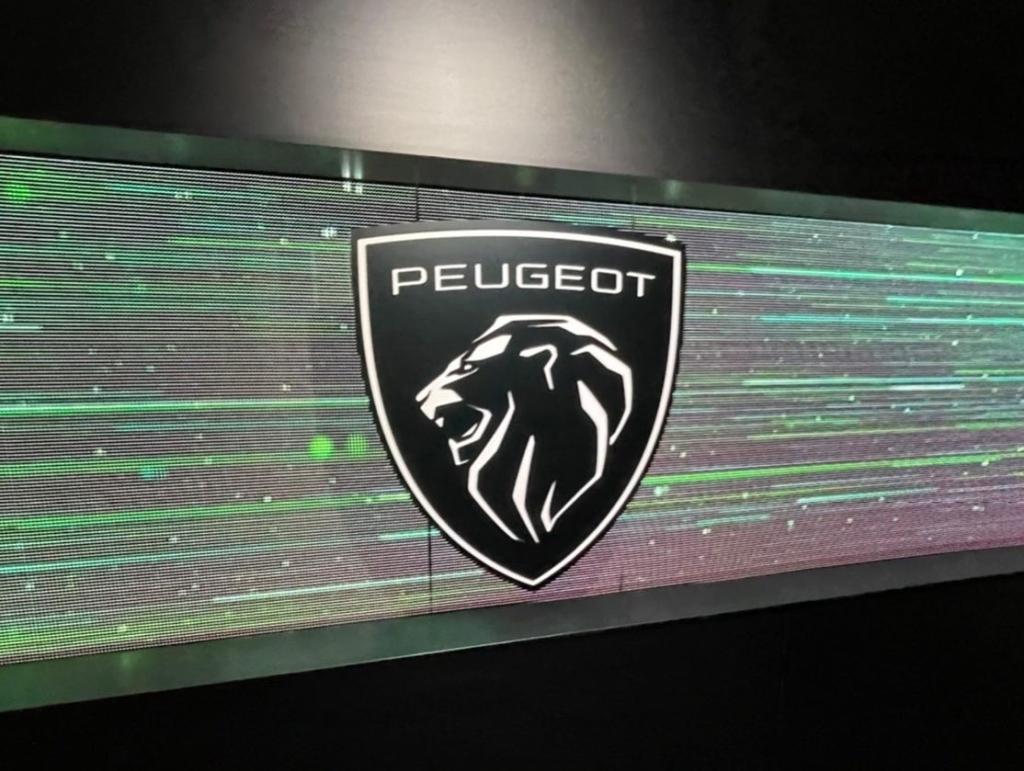 スタッフもウキウキです💎